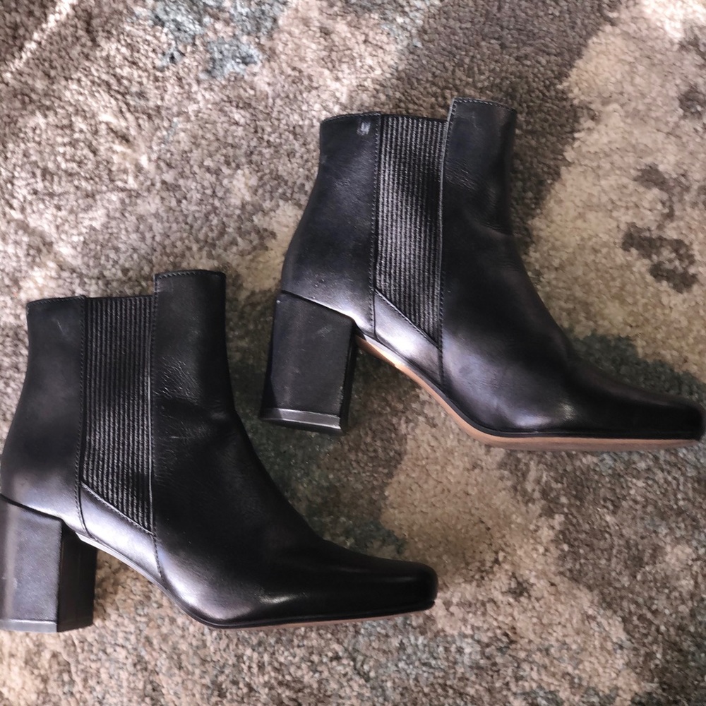 Zara Women’s Block Heeled Bootie